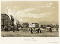 38183 Gezicht op het Stationsplein met het gebouw van de Nederlandsche Rhijnspoorweg-maatschappij (N.R.S.) te Utrecht, ...